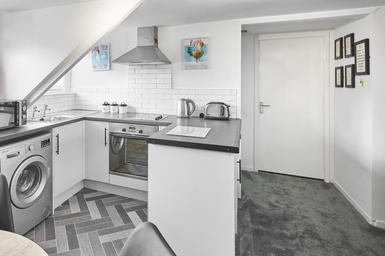 Glencoe Holiday Apartments Уитби Экстерьер фото