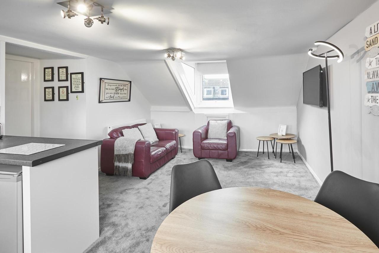 Glencoe Holiday Apartments Уитби Экстерьер фото