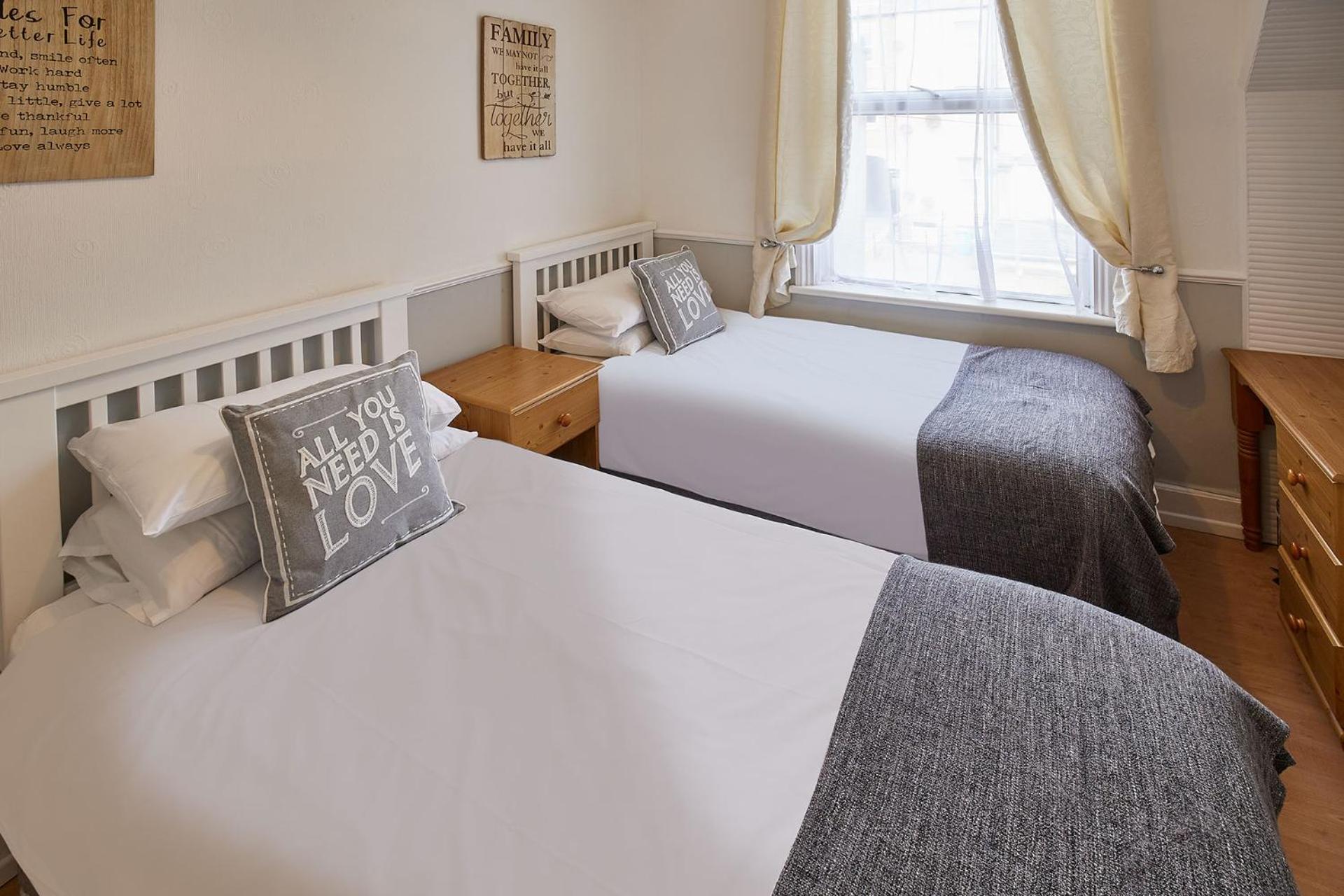 Glencoe Holiday Apartments Уитби Экстерьер фото