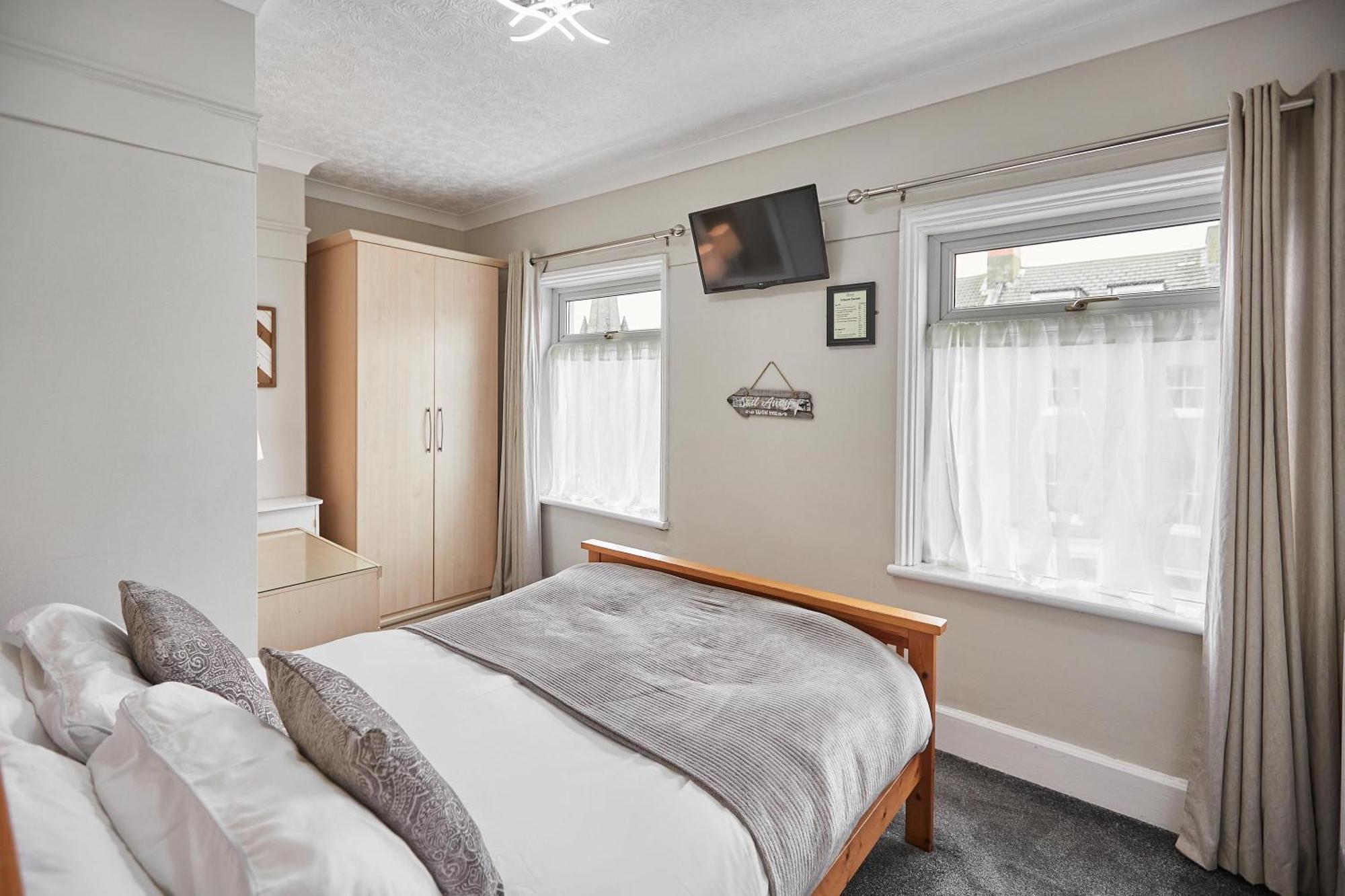 Glencoe Holiday Apartments Уитби Номер фото